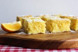Brownie de chocolate branco com limão